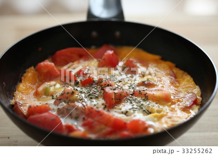 トマトのオムレツ／Omelet of tomatoes	 33255262