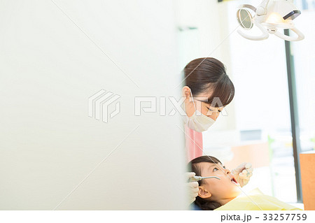 歯科、歯科衛生士、歯科医、女性、子ども 歯科、歯科衛生士、歯科医、女性、子ども 33257759