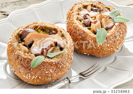 Buns Filled With Sauteed Mushrooms 33258963