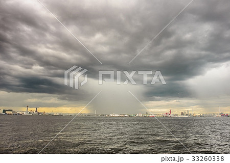 ゲリラ豪雨 台風 自然災害 33260338