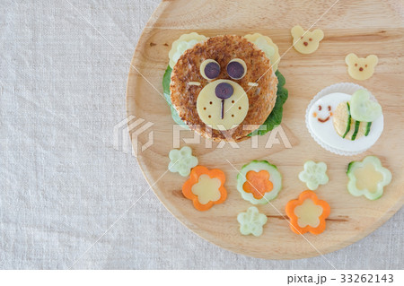 Bear and bee lunch plate, fun food art for kids 33262143