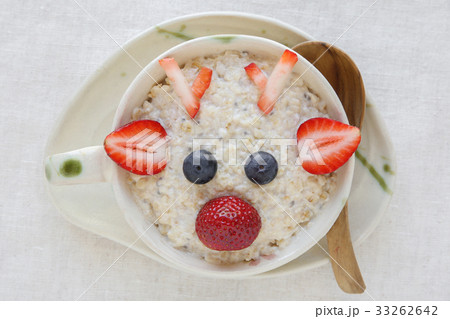Rudolph Reindeer porridge oatmeal breakfast Rudolph Reindeer porridge oatmeal breakfast 33262642