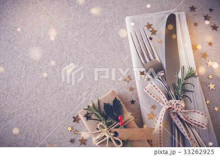 Christmas food dinner table place setting 33262925