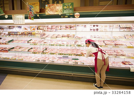 スーパー　精肉コーナー 33264158