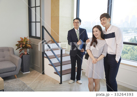 笑顔 微笑 微笑み 33264393