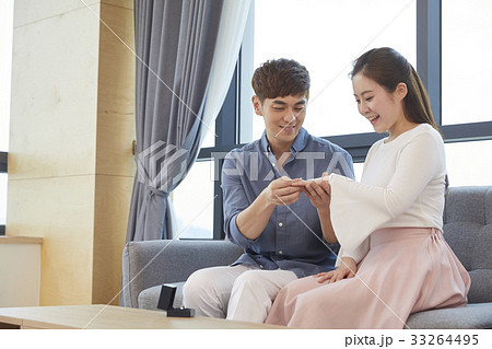 感情 驚き びっくり 33264495