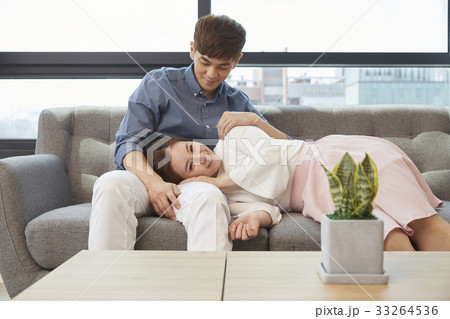 横になる ソファ ソファー 33264536