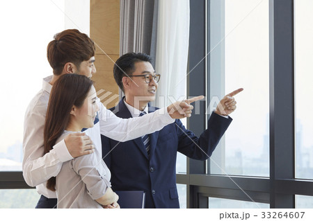 感情 ビジネス 室内 33264607