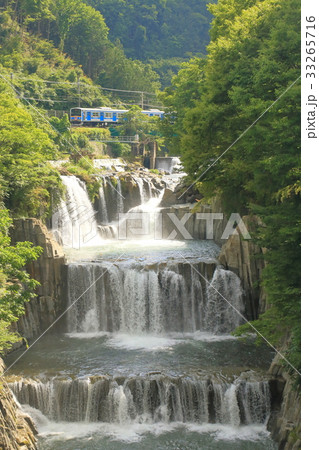 富士急行と田原の滝 33265716