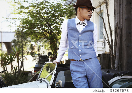 車と男性 車と男性 33267678