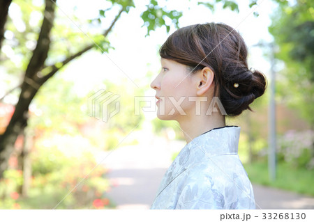 着物の女性 33268130