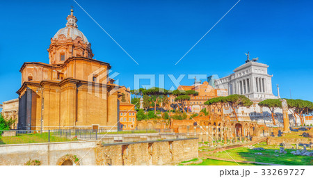 Archaeological and historical objects in Rome 33269727