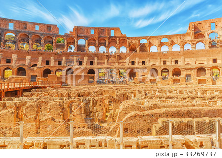 Inside the amphitheater of Coliseum in Rome 33269737