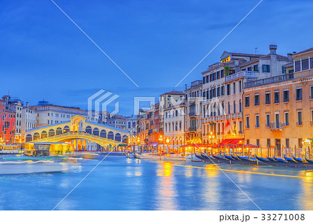 Rialto Bridge (Ponte di Rialto) Rialto Bridge (Ponte di Rialto) 33271008