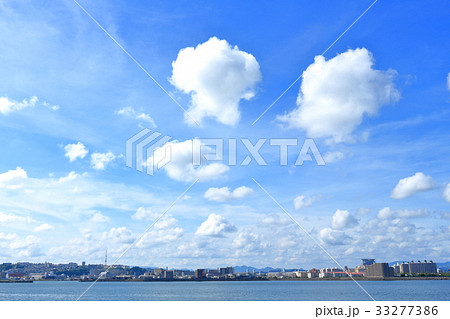 海越しの鹿児島市内の風景 33277386