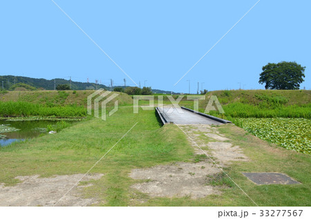 安田城　本丸と本丸土橋 33277567