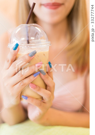 beautiful fingernail manicure acrylic nail polish 33277744