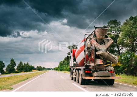 Special Concrete Transport Truck Unit In Motion On Special Concrete Transport Truck Unit In Motion On 33281030