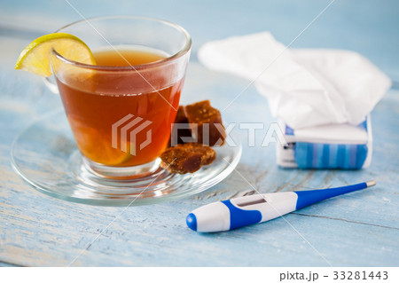Hot sugarcane-water (aguapanela) with lemon 33281443