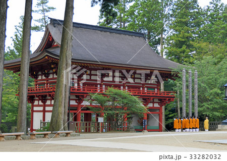 【高野山 壇上伽藍 中門】 和歌山県伊都郡高野町高野山 33282032