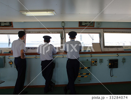 船の操舵室 船の操舵室 33284074