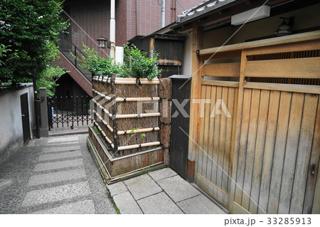 8月　神楽坂24芸者小道・熱海湯階段 33285913