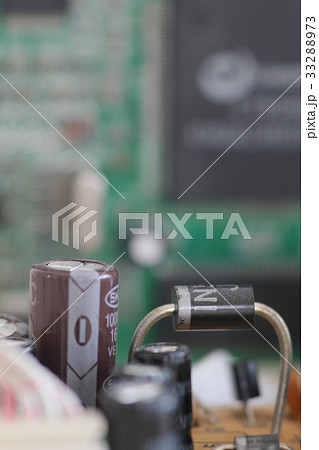 電解コンデンサー 33288973