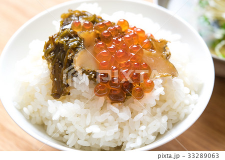 海宝漬と炊き立てご飯の写真素材 3363