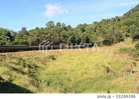 キュランダ高原_車窓_カーブ@オーストラリア キュランダ高原_車窓_カーブ@オーストラリア 33289396