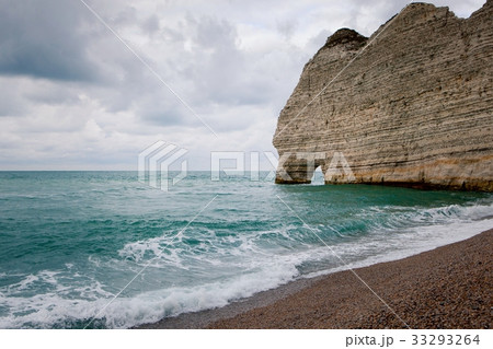 The beach and cliffs of Etretat, the Normandy 33293264