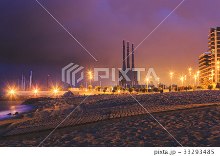 Barcelona beach sunrise Barcelona beach sunrise 33293485