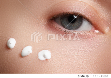 Beauty, cosmetics concept. Beauty girl with makeup 33294068