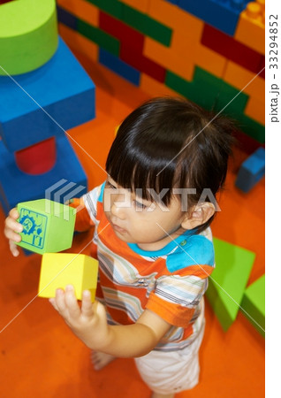 子供 ブロック 遊び 33294852