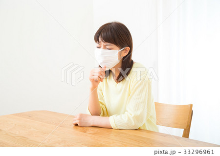 咳 喉 風邪 マスク ネガティブイメージ 体調不良 女性 ポートレート 20代 30代 咳 喉 風邪 マスク ネガティブイメージ 体調不良 女性 ポートレート 20代 30代 33296961
