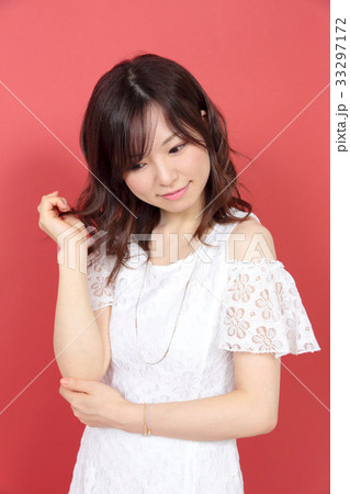 若い女性 ヘアスタイル 若い女性 ヘアスタイル 33297172