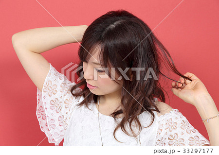 若い女性 ヘアスタイル 若い女性 ヘアスタイル 33297177