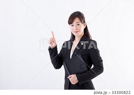 女性弁護士、弁護士、ご案内、指差し 女性弁護士、弁護士、ご案内、指差し 33300822