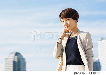 ビジネス 空とビル ビジネス 空とビル 33301838