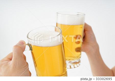 ビール・乾杯イメージ ビール・乾杯イメージ 33302695