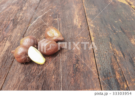 Salak, Sala, Palm Closeup, Asian fruit Salak, Sala, Palm Closeup, Asian fruit 33303954