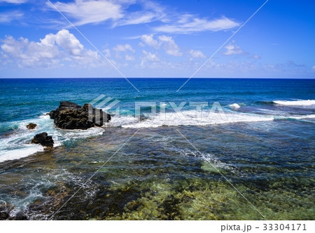 Seascape of Le Morne at summer in Mauritius 33304171