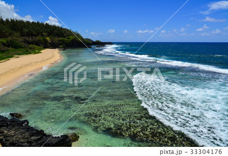 Seascape of Le Morne at summer in Mauritius 33304176