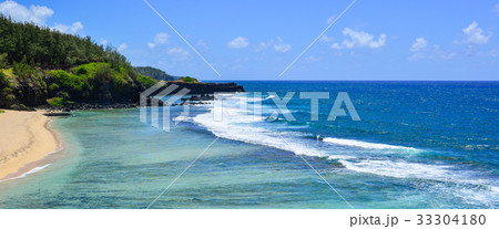 Seascape of Le Morne at summer in Mauritius Seascape of Le Morne at summer in Mauritius 33304180