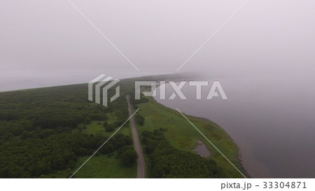 朝靄のオホーツク海〜ドローンで上空から撮影(北海道紋別郡興部町) 朝靄のオホーツク海〜ドローンで上空から撮影(北海道紋別郡興部町) 33304871