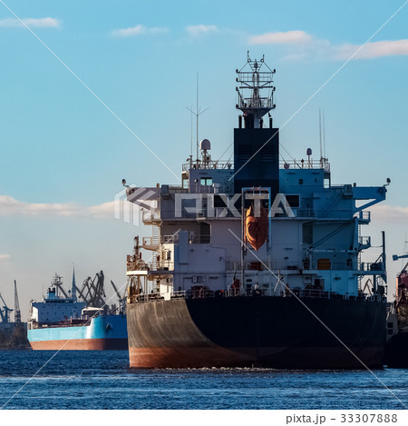 Black cargo ship 33307888