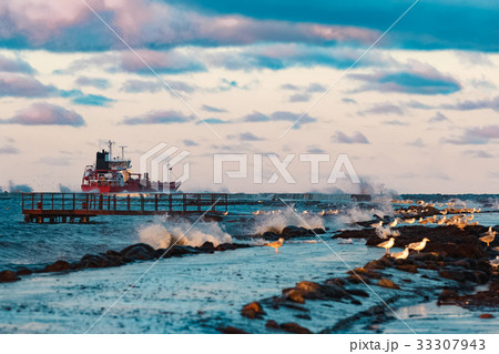 Red oil tanker 33307943