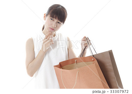 買ったものを無くした女性 33307972
