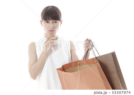 買ったものを無くした女性 33307974