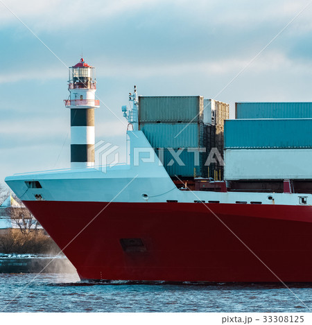 Red container ship 33308125