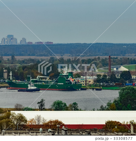Tug ship moving 33308577